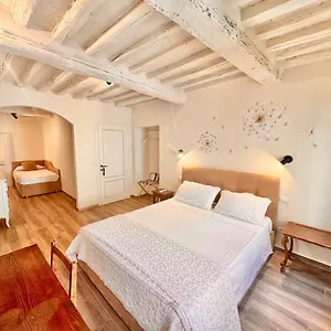 2* Aparthotel Casa Ambra